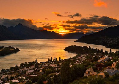 Enjoy a sunset in Queenstown